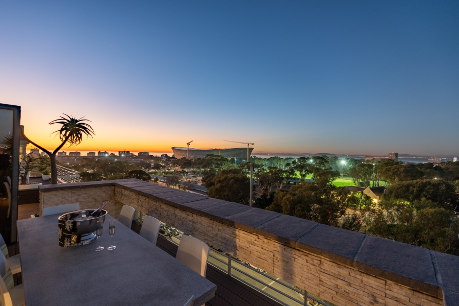 To Let 2 Bedroom Property for Rent in Green Point Western Cape
